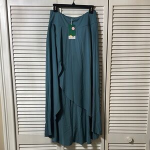 HALARA Teal high low ruffle two and one flowy skirt with built-in shorts.
